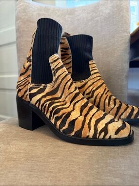 Anthropologie Tiger-Print Chelsea Ankle Boots in Tan and Black